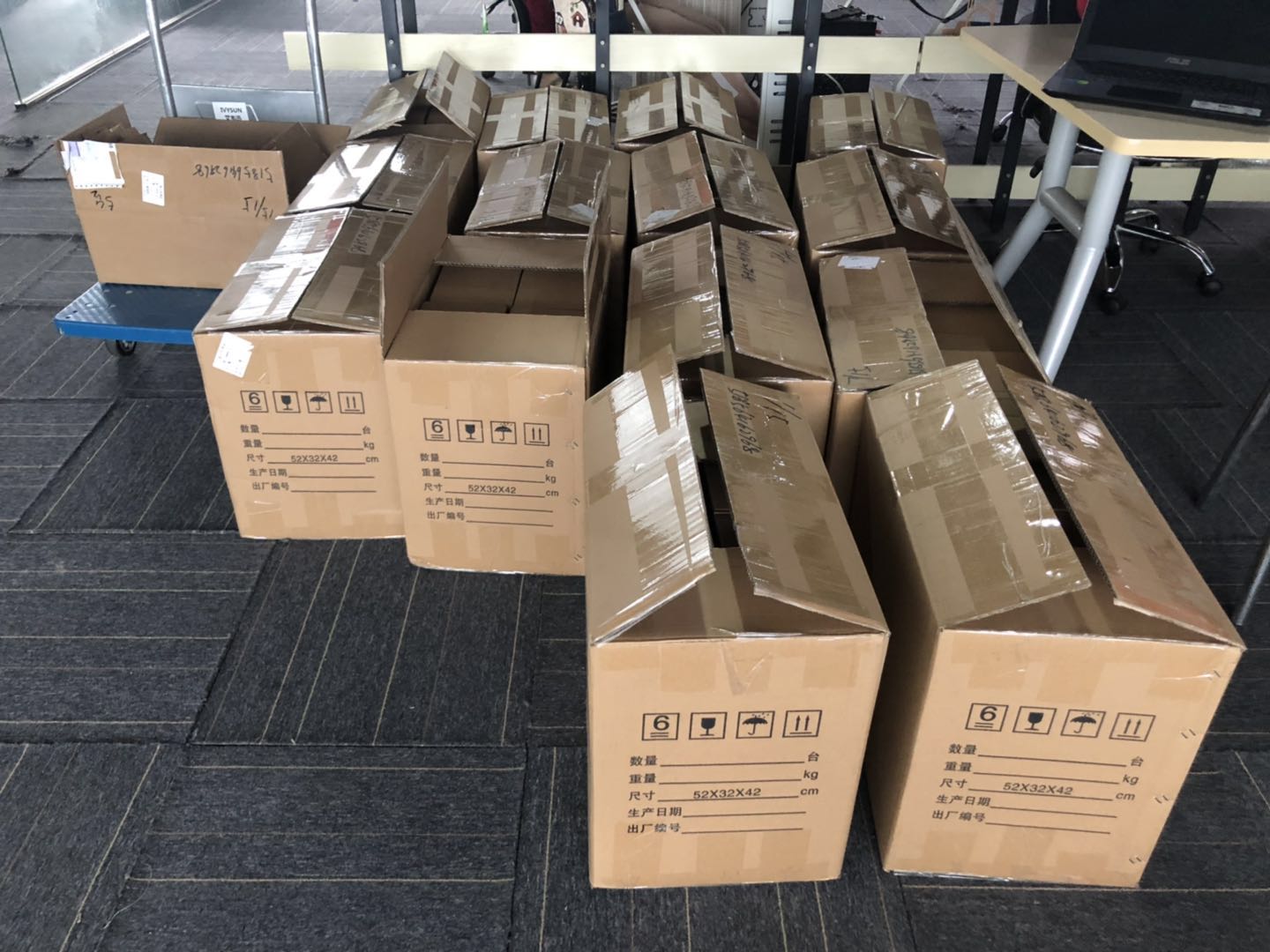 芝柯HDT334 四英寸便携热敏打印机.jpg